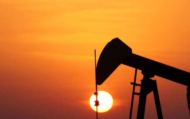 Λεπτές ισορροπίες στην αγορά πετρελαίου