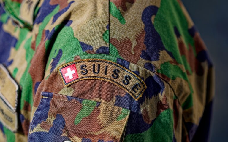 Η Ελβετία αυξάνει τις στρατιωτικές της δαπάνες