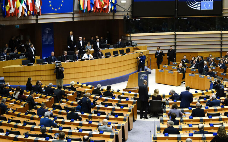 Ευρωκοινοβούλιο: Αρση ασυλίας για Ε. Καϊλή και Γ. Κύρτσο