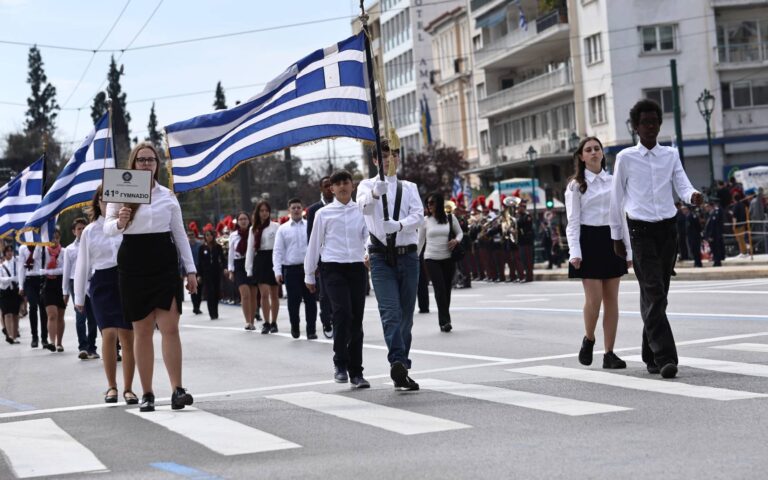 25η Μαρτίου: Φωτογραφίες από τη μαθητική παρέλαση στην Αθήνα