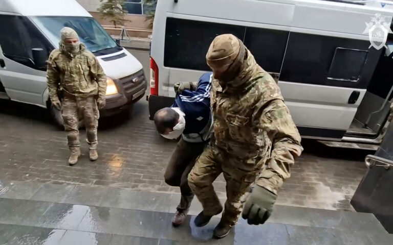 Μακελειό στη Μόσχα: Ανακρίνονται οι ύποπτοι για το τρομοκρατικό χτύπημα – Στους 137 οι νεκροί
