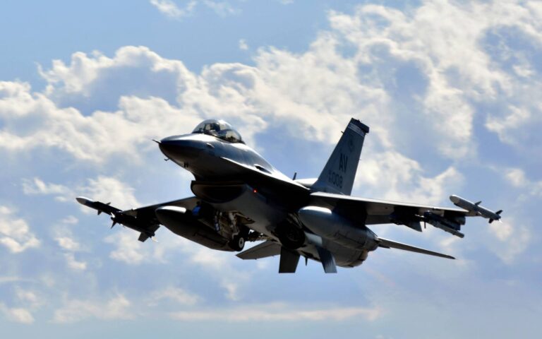 F-16: Οι Ουκρανοί προετοιμάζονται για τα ευαίσθητα «γεράκια»