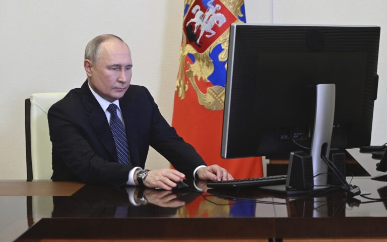 Ρωσία – προεδρικές εκλογές: Ο Πούτιν ψήφισε ηλεκτρονικά (βίντεο)