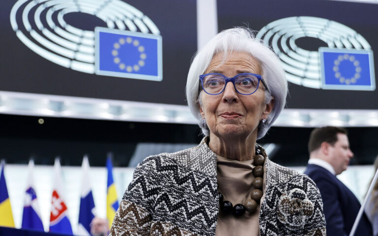 Unicredit: Είναι πιθανό η ΕΚΤ να μειώσει πρώτη τα επιτόκια