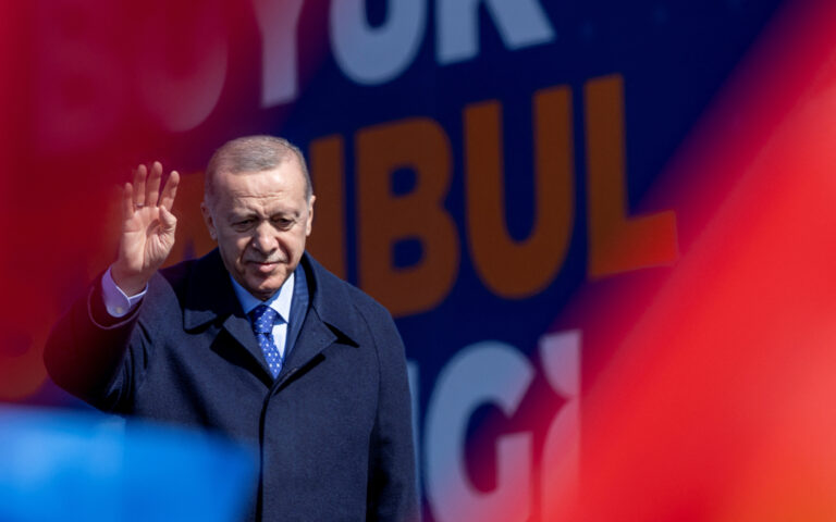 Στις κάλπες ξανά η Τουρκία, αλλά με χαμηλές προσδοκίες για αλλαγή