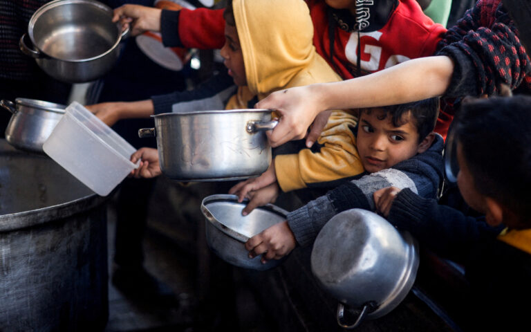 E.E.: Η πείνα χρησιμοποιείται ως «πολεμικό όπλο» στη Γάζα