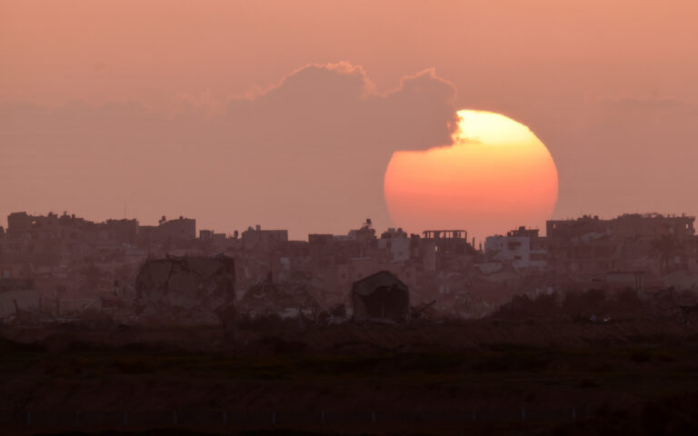 Στο αέρα οι συνομιλίες για τη Γάζα: Η Χαμάς δεν δίνει τη λίστα των ομήρων, λέει το Ισραήλ