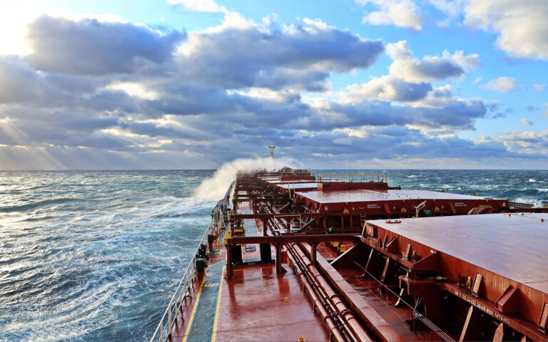 Επίθεση Χούθι σε δεξαμενόπλοιο εταιρείας με έδρα την Ελλάδα – «Νιώσαμε τις εκρήξεις», λέει το πλήρωμα