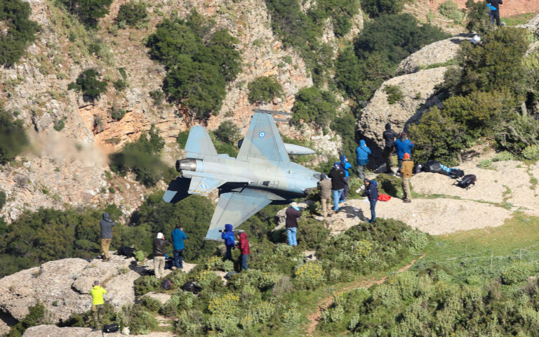 Το Mach Loop της Ελλάδας – Χαμηλές πτήσεις μαχητικών στο φαράγγι του Βουραϊκού-1