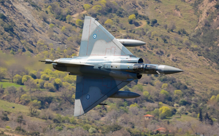 Το Mach Loop της Ελλάδας – Χαμηλές πτήσεις μαχητικών στο φαράγγι του Βουραϊκού-9