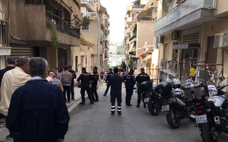 Εννέα οι συλληφθέντες μετά την κατάρρευση κτιρίου στον Πειραιά