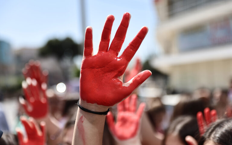Αγιοι Ανάργυροι: «Τι πρέπει να αλλάξει για να εμποδίσουμε την επόμενη γυναικοκτονία»