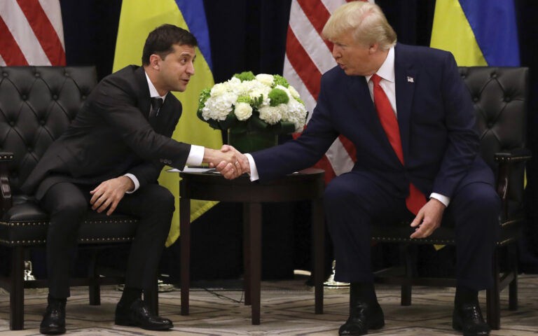 Γιατί ο Τραμπ δεν «τορπίλισε» το νομοσχέδιο για τη βοήθεια στην Ουκρανία