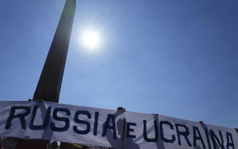 Οι συνομιλίες του 2022 που θα μπορούσαν να είχαν «τελειώσει» τον πόλεμο στην Ουκρανία