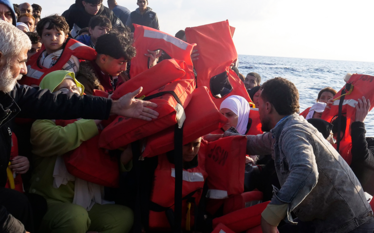 Συναγερμό σημαίνει η Κύπρος για το ρεκόρ αφίξεων προσφύγων