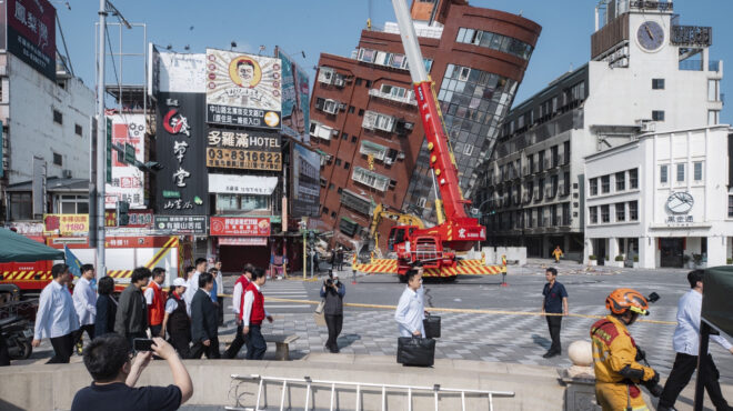 σεισμός-στην-ταϊβάν-127-παγιδευμένοι-σ-562963369