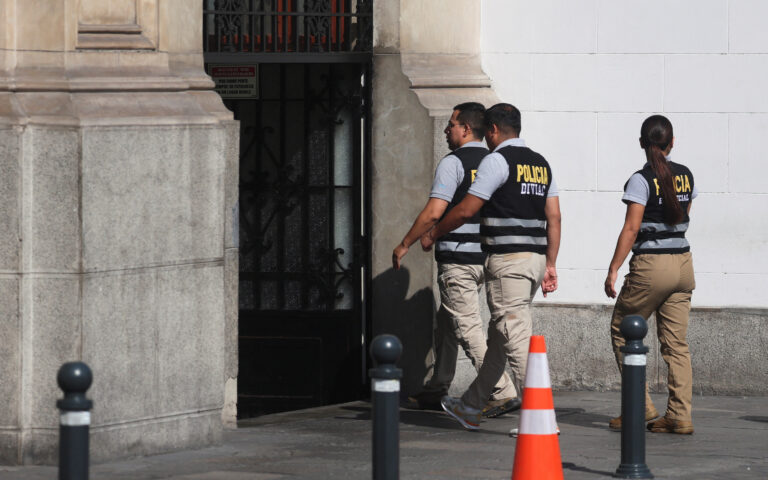Περού: Μαζικές παραιτήσεις υπουργών εν μέσω «Rolexgate»