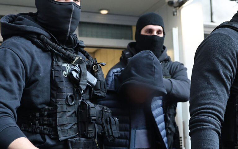 ΕΛ.ΑΣ.: 60 συλλήψεις – Εγκληματική οργάνωση πίσω από την επίθεση στου Ρέντη