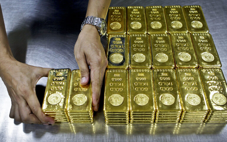 Ράλι στις τιμές του χρυσού, κλυδωνίζεται η αγορά διαμαντιών
