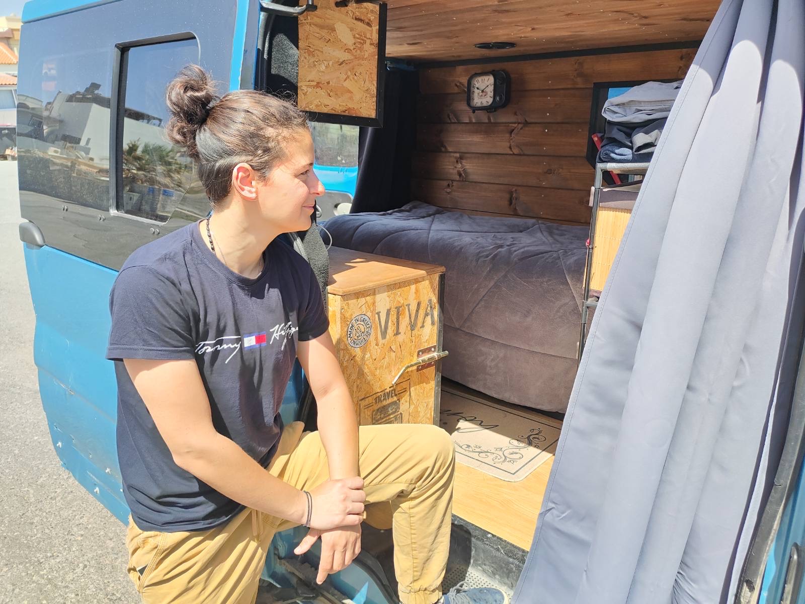 «Ελα να σε κεράσουμε ρακί» – Ταξιδεύοντας σε όλα τα χωριά της Κρήτης με ένα βαν-2