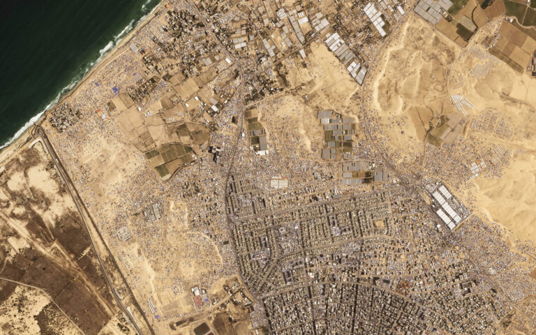 Δορυφορικές εικόνες δείχνουν καταυλισμό υπό κατασκευή πριν από πιθανή επίθεση στη Ράφα