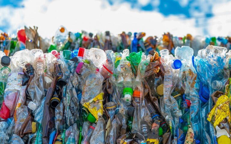 Η απάτη της ανακύκλωσης πλαστικών