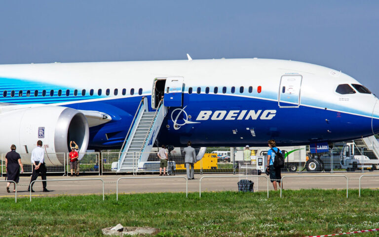 Boeing: Μηχανικός λέει ότι «δεν θα έβαζε» την οικογένειά του σε 787