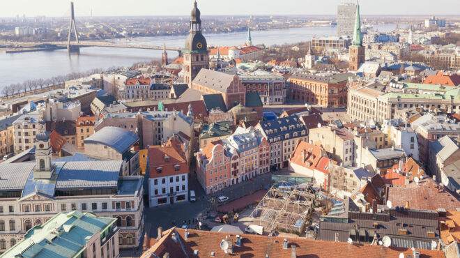 λετονία-η-κυβέρνηση-ζητά-από-τους-πολί-563003995