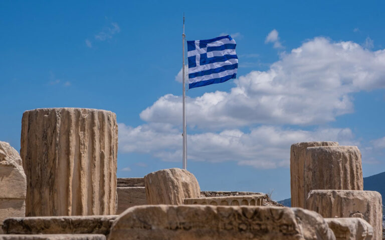 Times: Η ελληνική οικονομία στις ταχύτερα αναπτυσσόμενες της Ε.Ε.