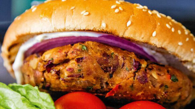 το-απόλυτο-veggie-burger-από-φασόλια-και-μανιτάρι-562981900