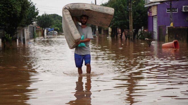 πλημμύρες-στη-βραζιλία-μάχη-ενάντια-σ-563012431