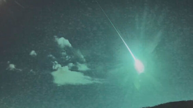 θραύσμα-κομήτη-σάρωσε-τον-ουρανό-τη-563033104